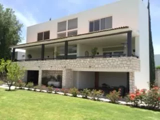 Casa En Venta El Campanario Queretaro Rcv200605-ae