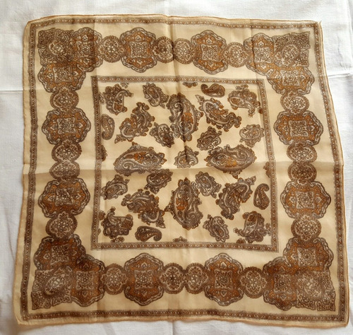 Pañuelo Gasa Hindú  Color Beige, Marrón Y Ocre Medidas 47 Cm