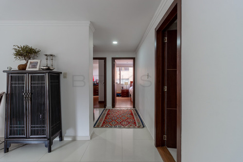 Apartamento En Venta En El Refugio-chapinero. Cod V6670