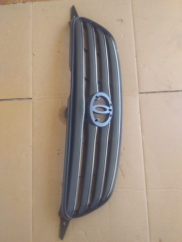 Imagen 1 de 3 de Parrilla Frontal De Toyota Corolla New Sensación Color Gris