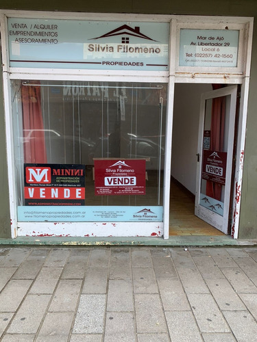 Imagen 2 de 10 de Local Comercial En Pleno Centro.