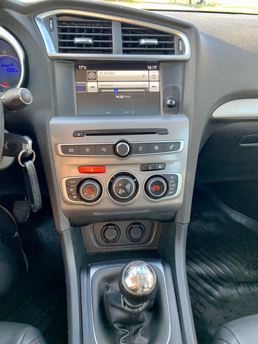 Imagen 12 de 15 de Citroen C4 Lounge 1.6 Thp Feel Pack 2016