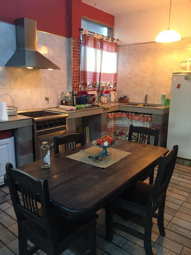 Casa En Venta - 2 Dormitorios 1 Baño - Cocheras - 400 Mts2 - Melchor Romero