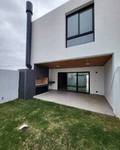 Imagen 19 de 25 de Colinas De Manantiales, Duplex En Venta De 2 Dormitorios, Patio, Asador, Amplio