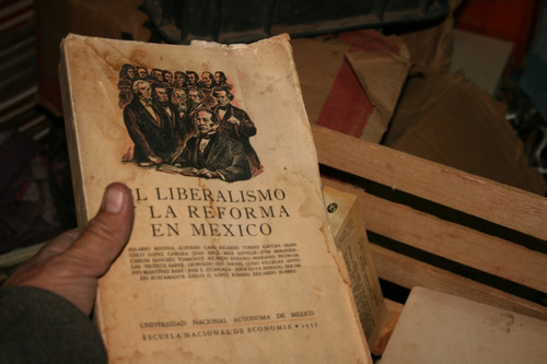 El Liberalismo Y La Reforma En Mexico , Maltratado