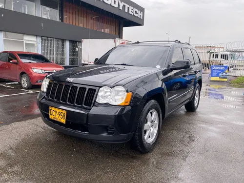 Jeep Grand Cherokee 3.7 LAREDO AT 4X4