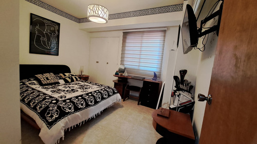 Apartamento En Venta En El Parral, Valencia 268763 Lz