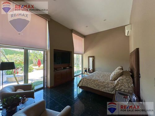 Venta De Casa En El Fracc. Parque, Sumiya, Jiutepec, Morelosclave 5213
