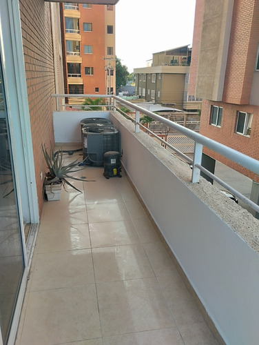 Apartamento En Alquiler Calle Arismendi, Lecheria