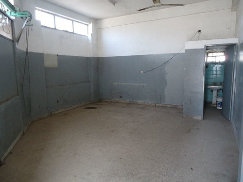 Imagen 5 de 14 de Local Con Vivienda En Venta En Castelar Sur