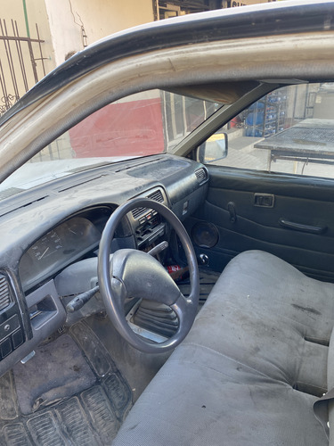Nissan Estaquitas 1999 En Perfectas Condiciones Motor Recién