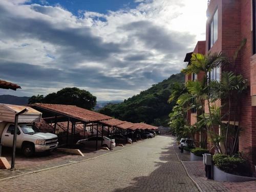 Imagen 5 de 18 de Sky Group Vende Townhouse En Res Lomas Alto Foth-ja