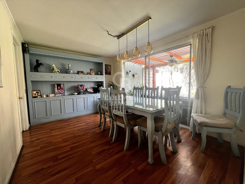 Casa Familiar En Condominio En San Carlos De Apoquindo