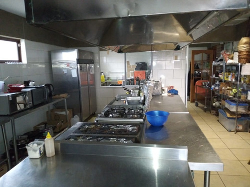 Restaurante, Salon De Eventos-puertas Cerradas Sarmiento