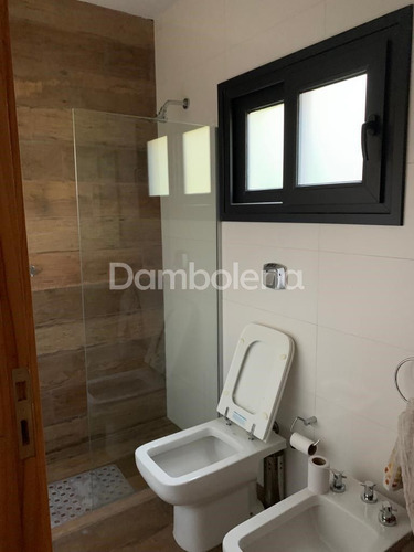 Casa En Venta En Carilo, Costa Atlántica