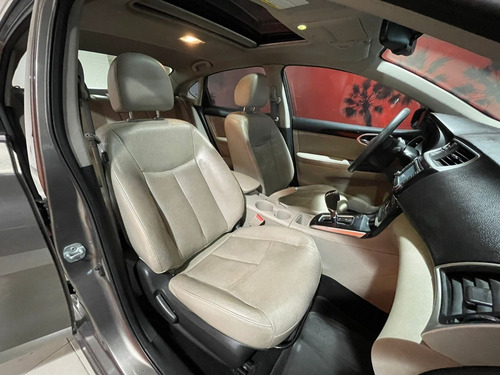 Imagen 10 de 15 de Nissan Sentra Exclusive 2017