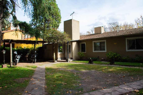 Imagen 2 de 14 de Chalet En Venta En Parque Leloir