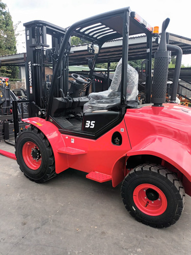Autoelevador Iycforklift 3.5tn 4x2 Todo Terreno Hangcha