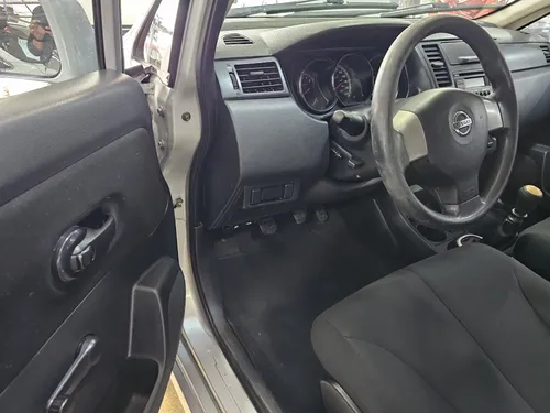 Nissan Tiida 1.8 Advance Sedan Mt