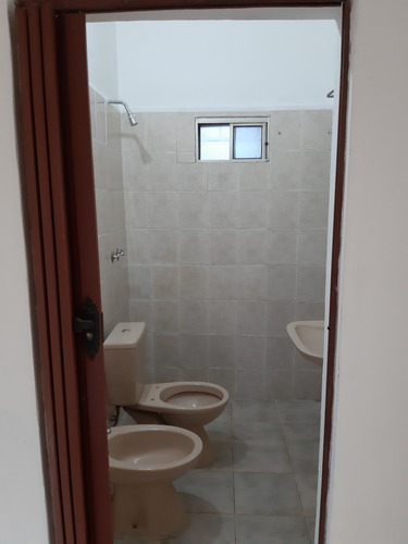 Casa De 2 Dormitorios En Las Piedras, Canelones