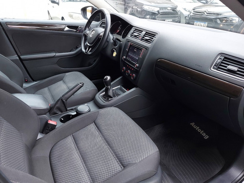 Imagen 11 de 19 de Volkswagen Vento Advanced Plus 2.5 Manual