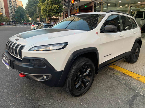 Imagen 3 de 12 de Jeep Cherokee Trailhawk 3.2 V6 270cv At9