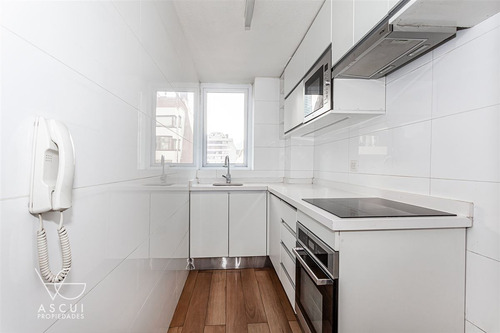 Departamento En Venta De 2 Dorm. En Las Condes