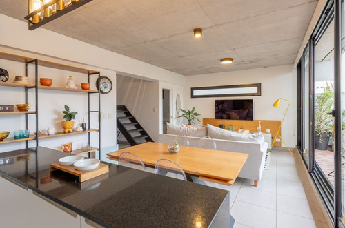 Venta Tríplex 4 Amb Terraza/pileta Pque Centenario