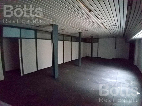 Imagen 2 de 19 de Amplias Oficinas En Dos Platas En Pleno Microcentro