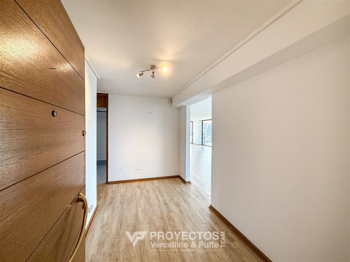 Espacioso Y Luminoso Dpto En Arriendo De 3 Dorm. En Vitacura