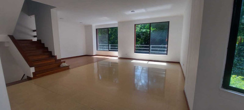 Imagen 10 de 14 de Se Arrienda Casa En Medellin, Poblado