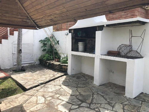 D.a Amplio Townhouse Con Anexo, Condominio Pequeño, Hermosa Piscina, Planta Total 100%, Agua Constante, Urb. Altos De Guataparo, Valencia Carabobo 22-14061