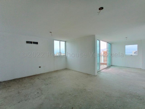 Penthouse De 2 Niveles, Ubicado En La Residencia Mas Top De La Cotizada Urb. Base Aragua 25-15959 Gjg