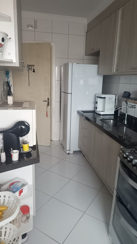 Apartamento De Dois Dormitórios Com Móveis Planejados.