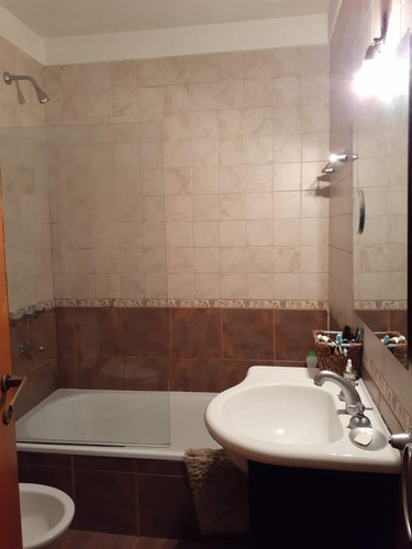 Imagen 3 de 14 de Venta De Duplex 3 Ambientes Al Frente Con Cochera Haedo