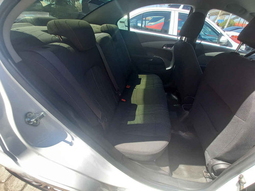 Imagen 9 de 15 de Chevrolet Sonic 2017 4p Lt L4/1.6 Aut