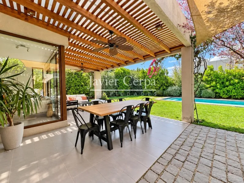 Linda Casa En Venta Condominio Aguas Claras Piedra Roja