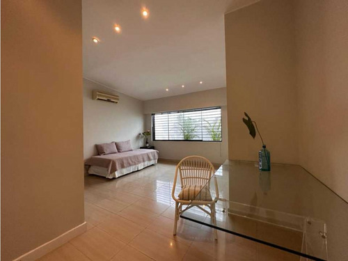 Se Alquila Casa 320m2/2h+s/4b+s/4p. Altamira