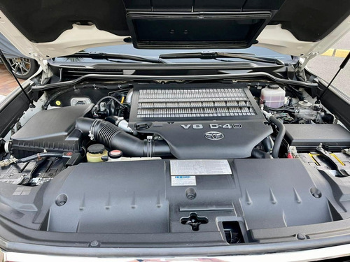 Toyota Sahara Lc200 Vxr Árabe 4.5 Turbo Diésel 4x4 Mod 2017