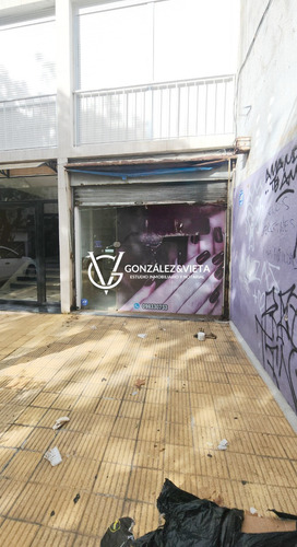 Local Comercial Sobre Calle Ejido En Excelente Ubicación.-