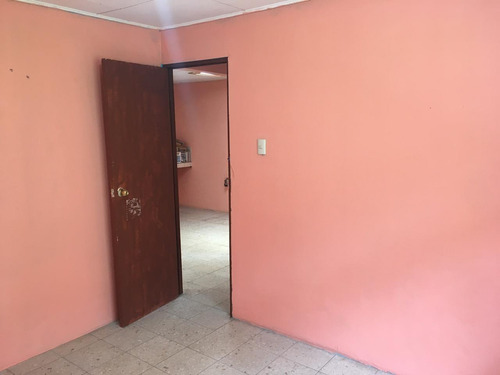 Imagen 8 de 12 de Casa De 3 Cuartos, 1 Baño, Espacio Para Carro, Muy Segura