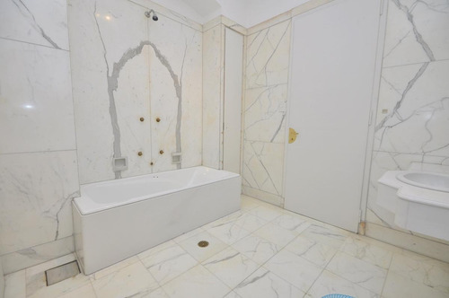 Imagen 19 de 30 de Excepcional Piso En Edificio Francés Sobre Avenida Alvear Único Por Su Categoría