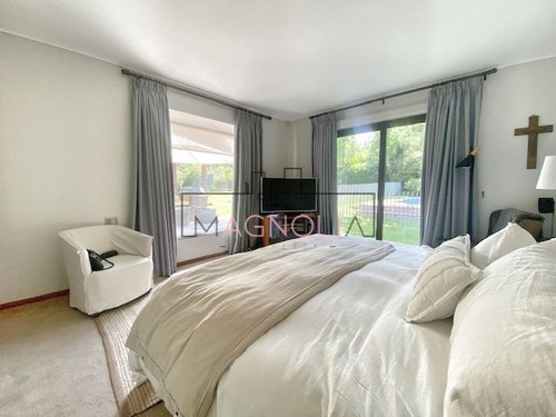 Linda Casa En Venta Estilo Ingles En Condominio