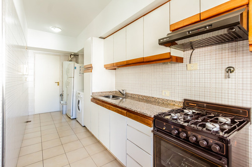 Departamento Tres Ambientes. Torre.cochera . Full Amenities. Seguridad 24 Hs