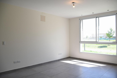 Casa En Venta Con Pileta En Barrio Privado Haras De Funes