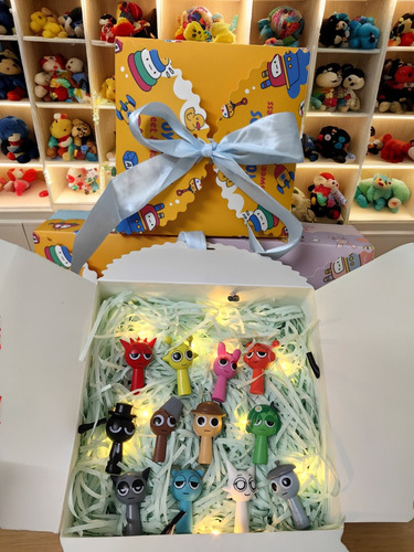 . Brinquedos Sprunki E Livro Ilustrado Com Uma Linda Caixa