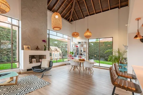 Casa En Venta En Canelon. Cod V15829