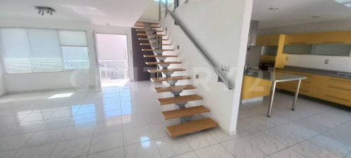 Casa En Renta, Cerro De Chapultepec 221, Colinas Del Cimatario, Querétaro, Qro.