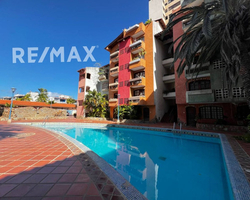 Re/max 2mil Vende Apartamento En Res. Puerto Vallarta, Urb. Costa Azul, Mun. Maneiro, Isla De Margarita, Edo. Nueva Esparta