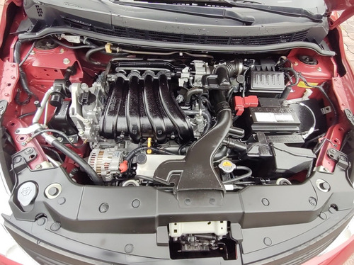 Imagen 11 de 13 de Nissan Tiida 2018 1.8 Sense Sedan Mt